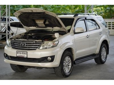 2012 TOYOTA FORTUNER 3.0 V  2 WD  A/T สีขาว รูปที่ 7